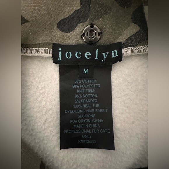 Jocelyn Camo sweatshirt with detachable Rabbit Fur - Picture 5 of 5